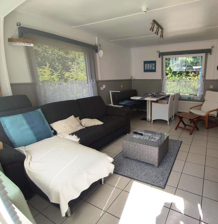Vakantiehuis Hollum Ameland Dichtbij Strand En Met Ruime Tuin - Ameland39 Nl Kültér fotó